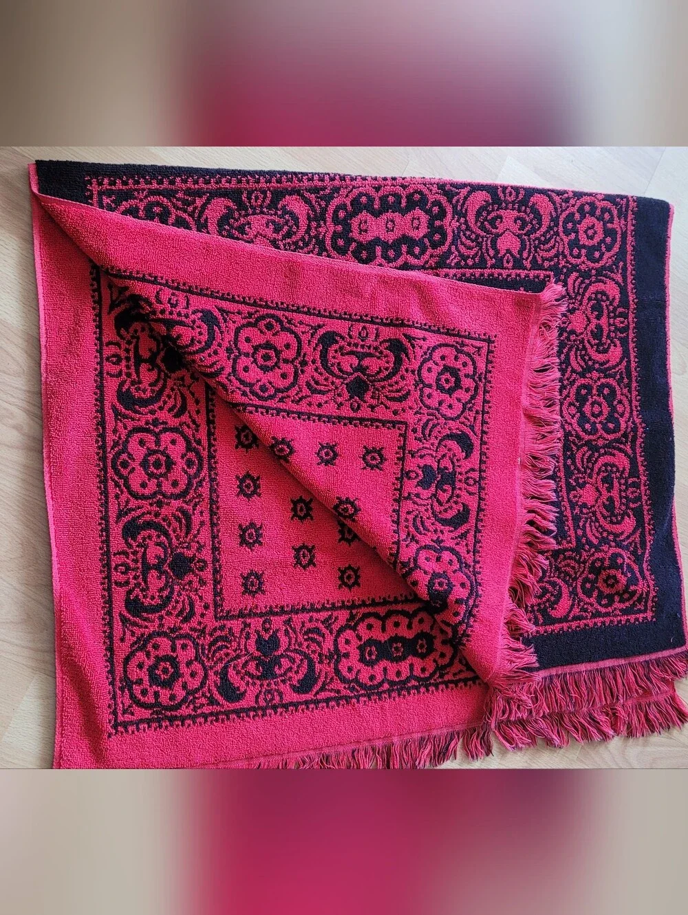 Rare Vintage Fieldcrest Bandana Black Red Design Fringe Trim Bath Towel